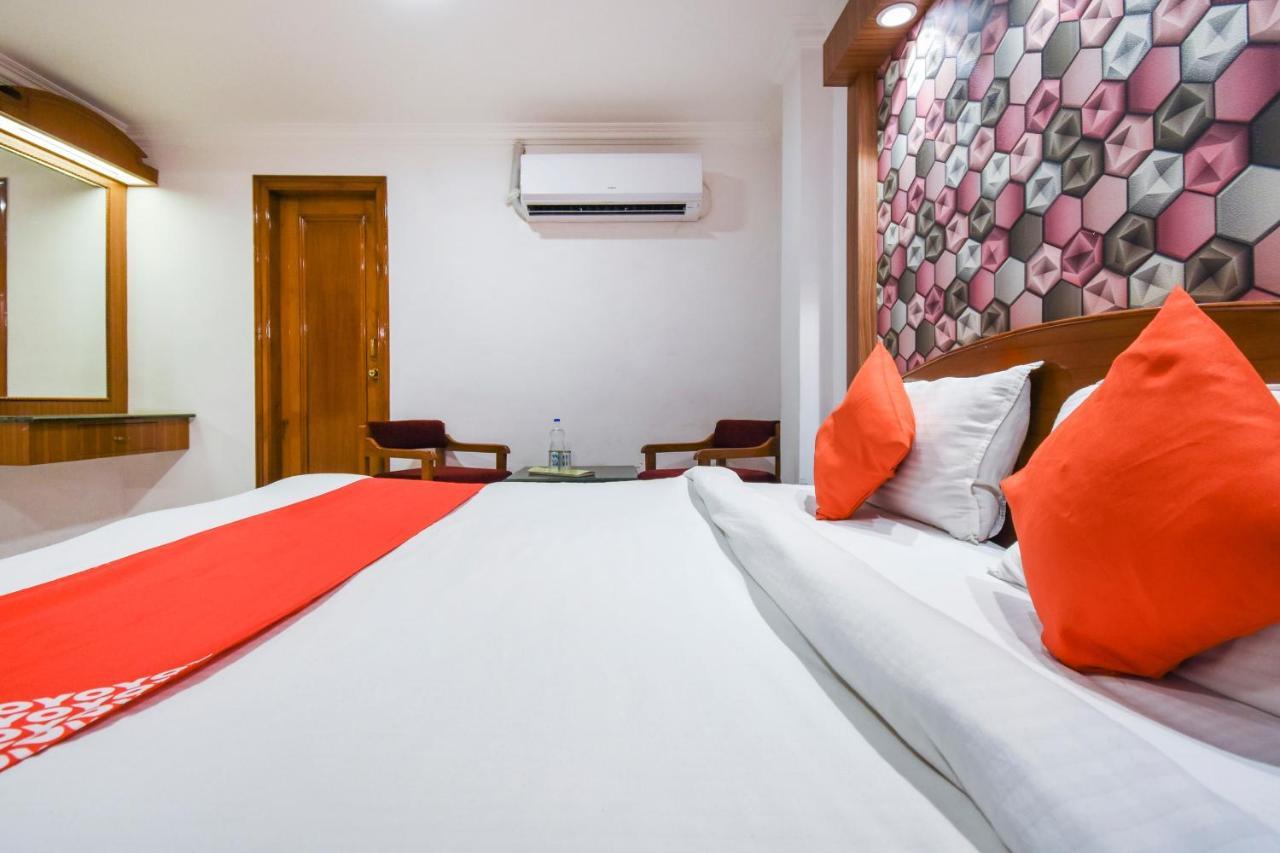 Oyo V International Hotel Amritsar Exterior foto