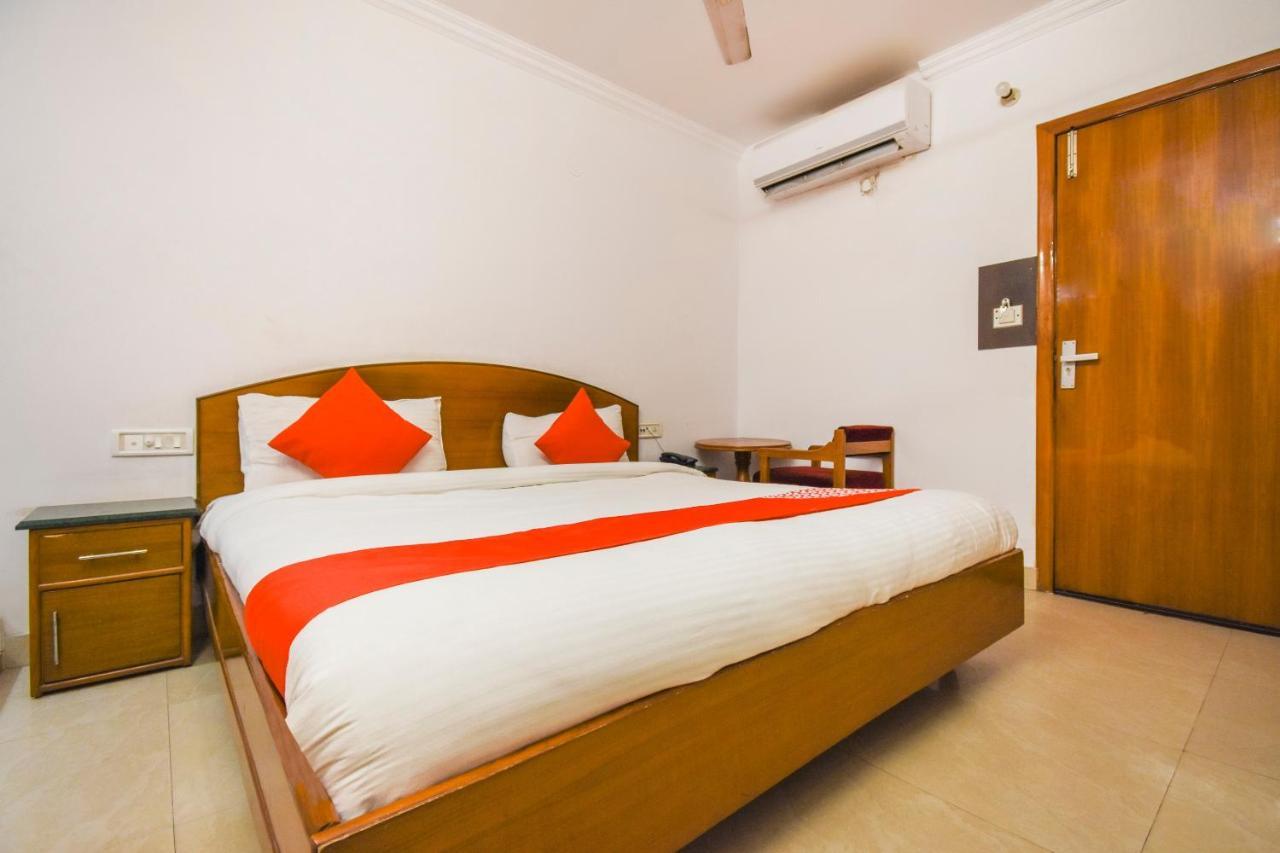 Oyo V International Hotel Amritsar Exterior foto