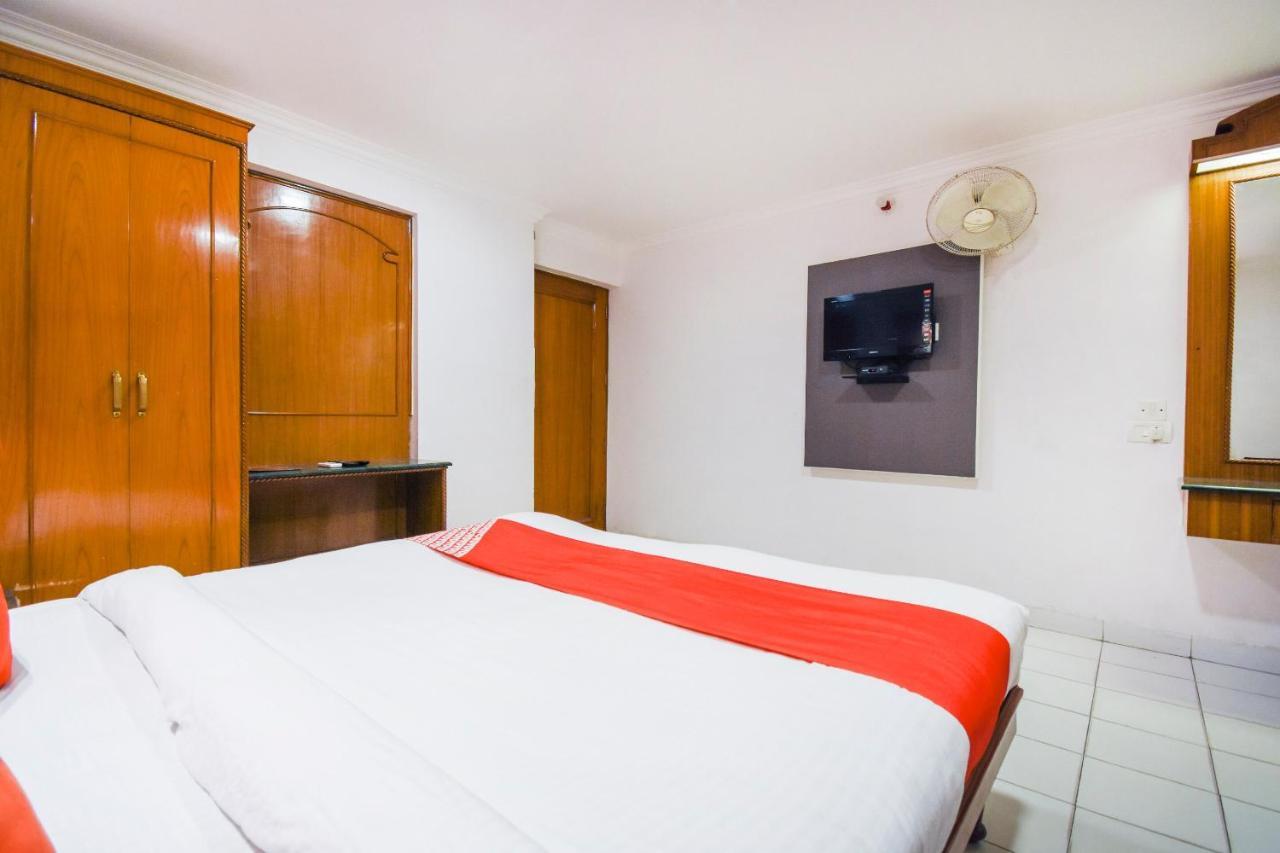 Oyo V International Hotel Amritsar Exterior foto