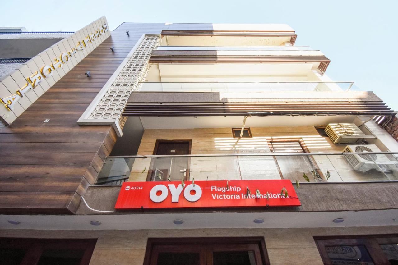 Oyo V International Hotel Amritsar Exterior foto